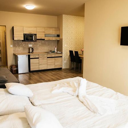 Jazmin apartmány Velky Meder Exterior foto