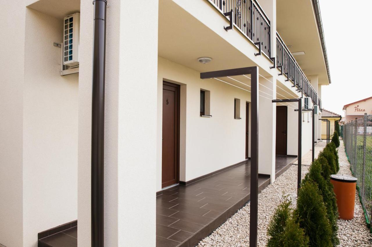 Jazmin apartmány Velky Meder Exterior foto