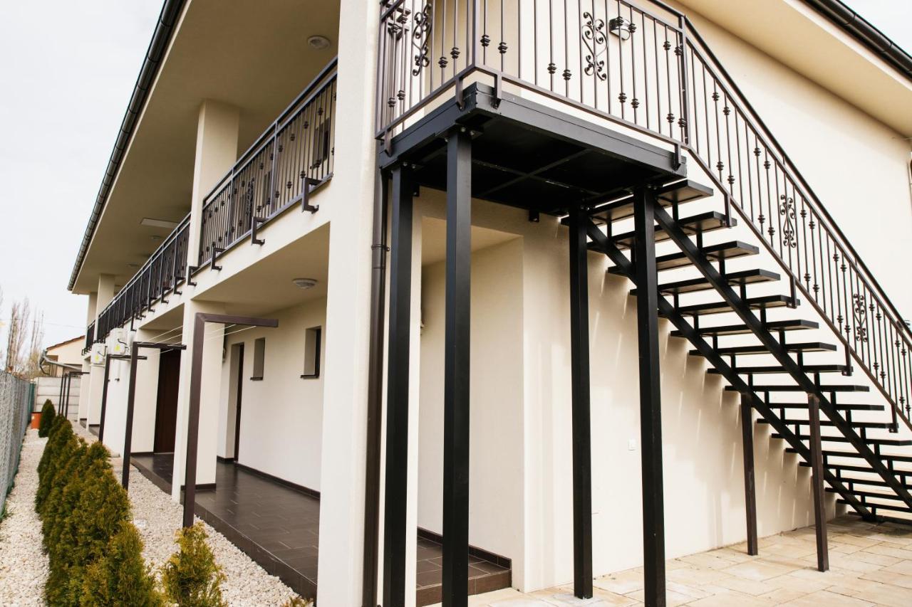 Jazmin apartmány Velky Meder Exterior foto