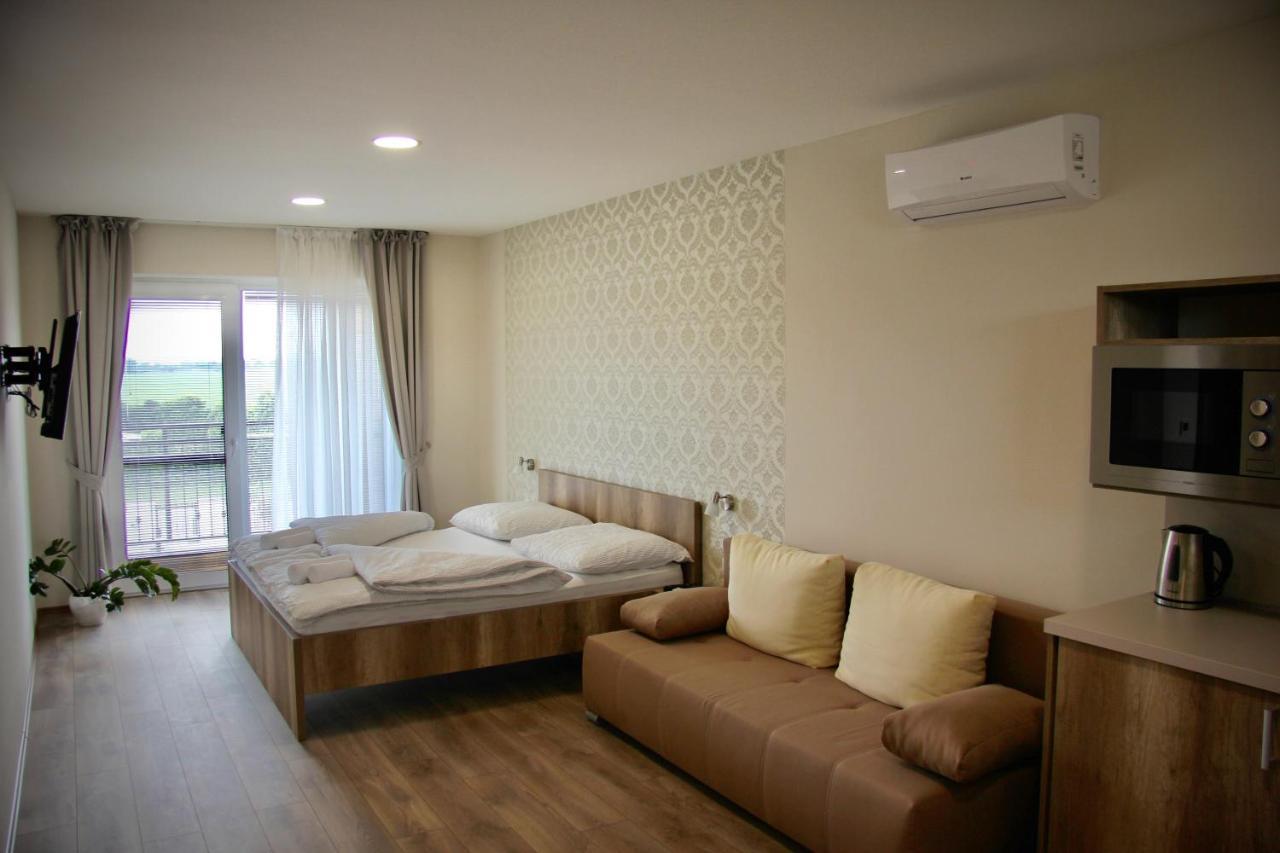 Jazmin apartmány Velky Meder Exterior foto