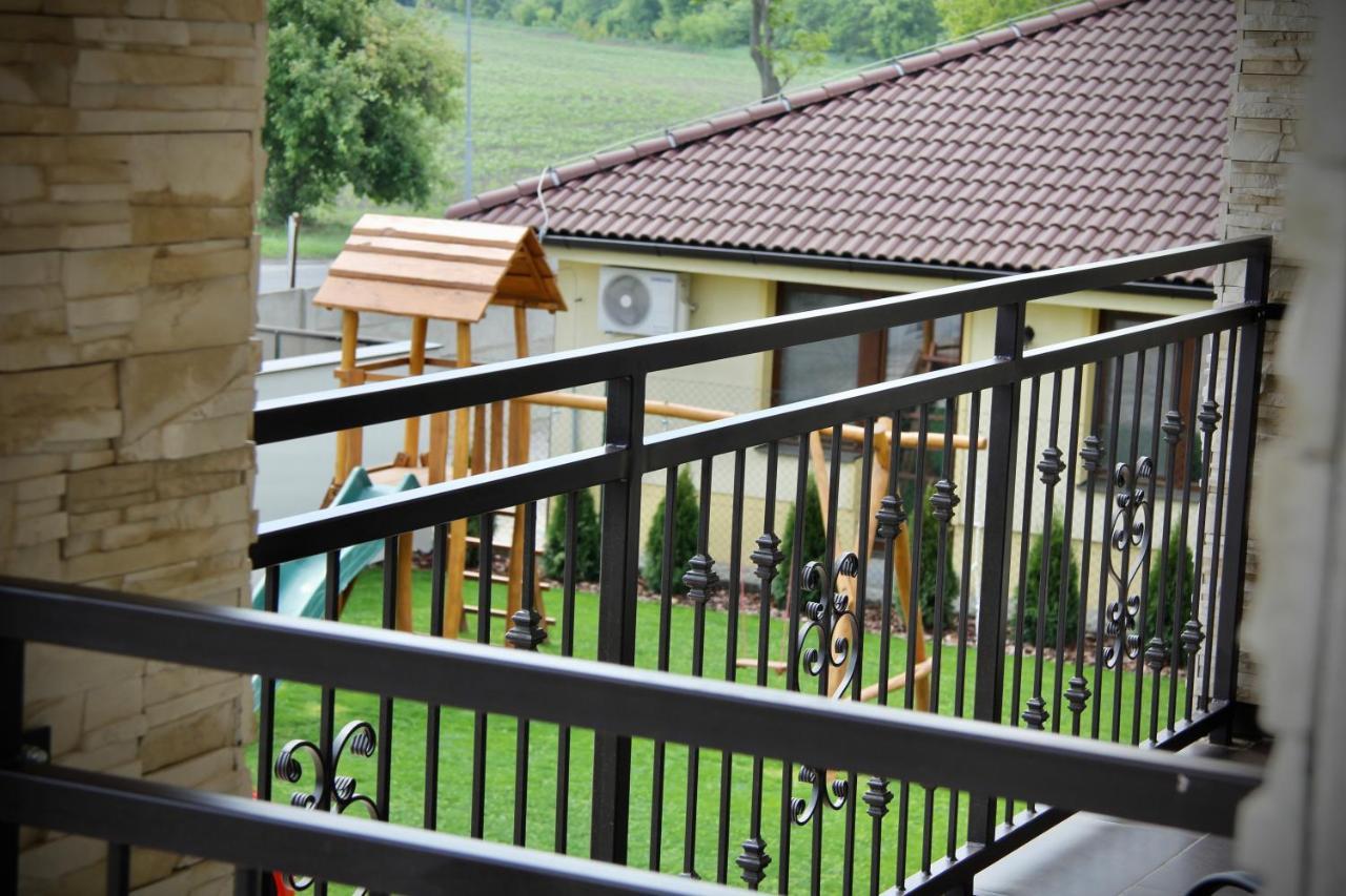 Jazmin apartmány Velky Meder Exterior foto